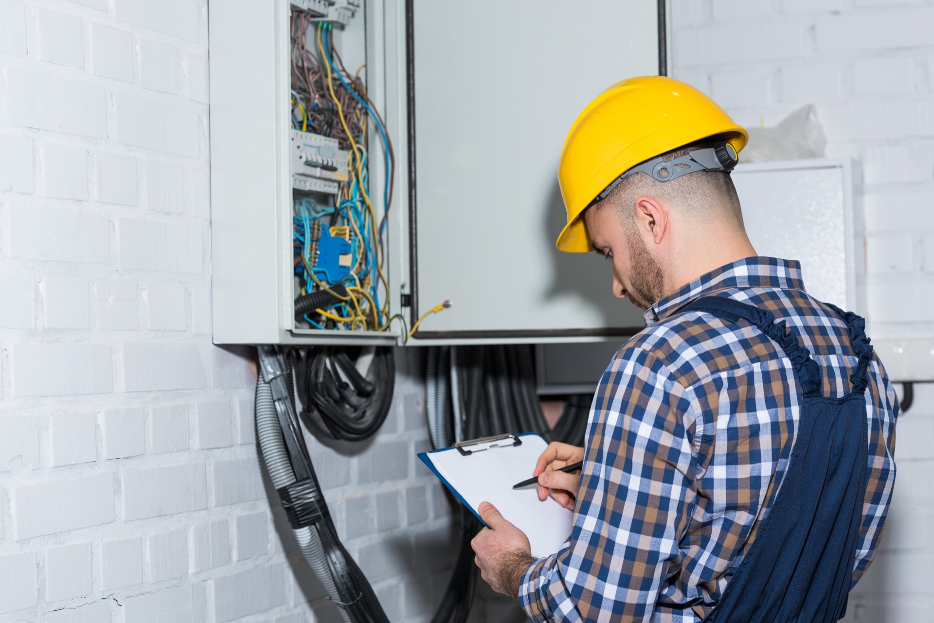 Professional Electrician Background